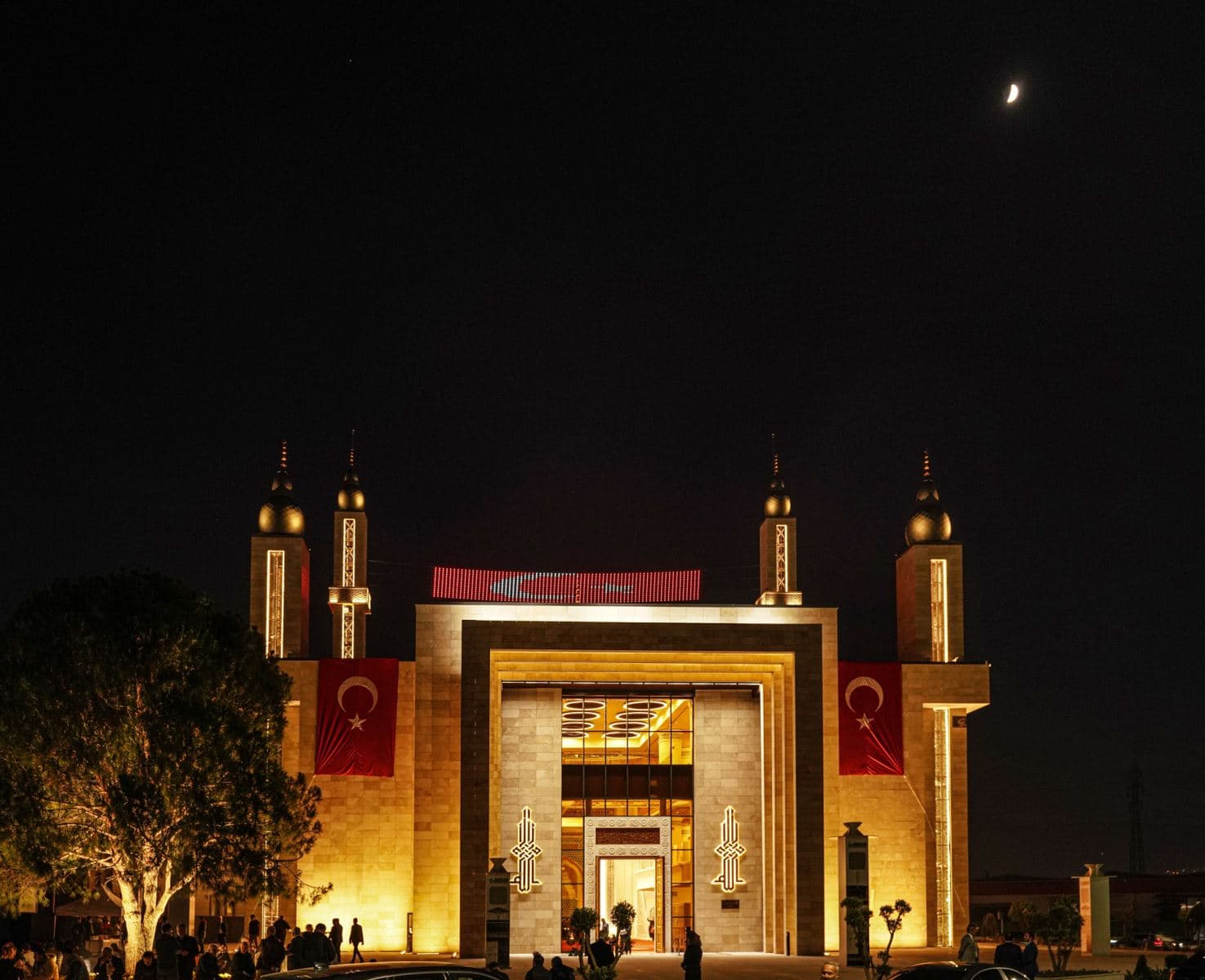 DOSAB Camii Gece Görünümü