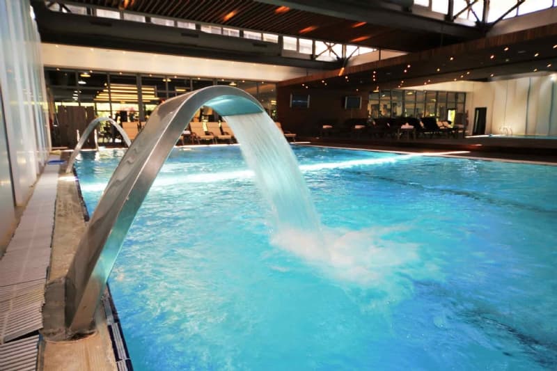 Yüzme Havuzu Şelale