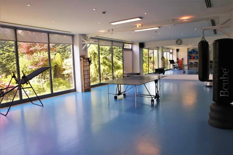 Masa Tenisi ve Spor Salonu