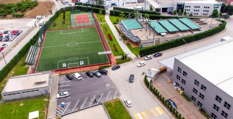 Sosyal Tesisler ve Futbol Sahası